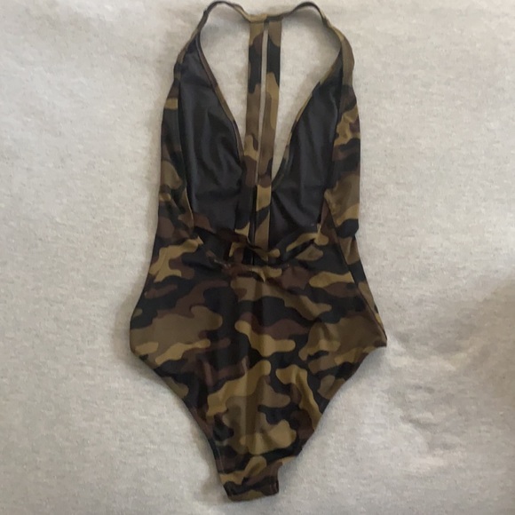VOLCOM Can’t Sea Me Camo One Piece Swimsuit - Picture 2 of 3